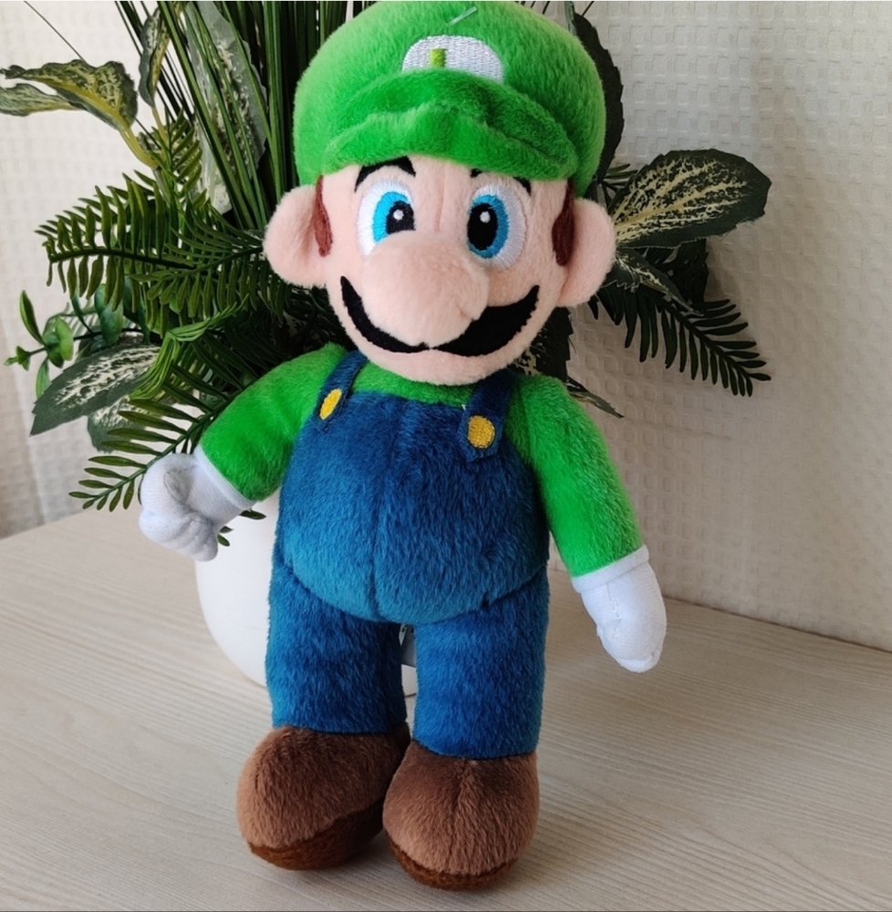 Super Mario Nintendo Luigi 10" Plush
